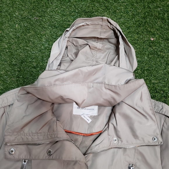 BCBG Anorak Raincoat / Utility Jacket with Hood - Size XL H1 - Picture 2 of 8